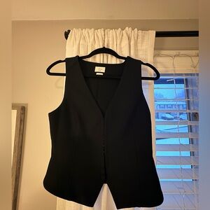 Aritzia Wilfred Attire Vest. Black. Size S. EUC.